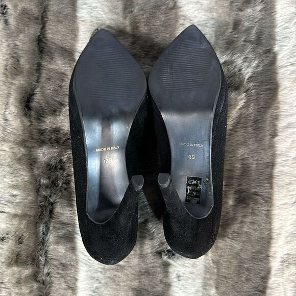 BNIB simple black pumps - Picture 4 of 8